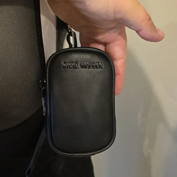 Steve Madden Black Pebbled Leather Crossbody Bag with Strap Pouch - Picture 10 of 10